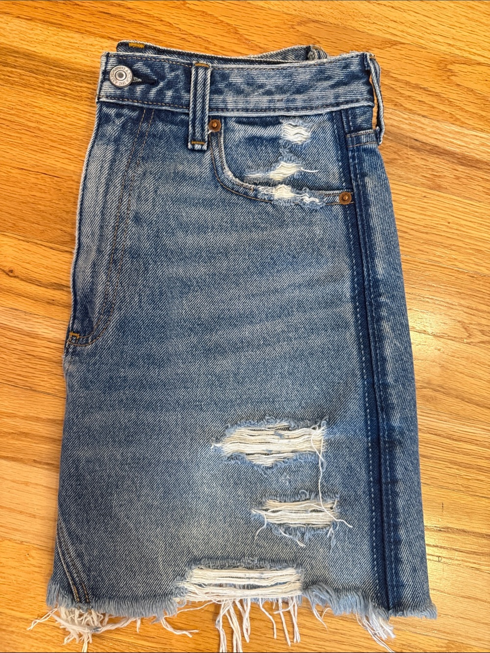 Abercrombie & Fitch Distressed Blue Denim Mini Skirt with Frayed Hem - Picture 3 of 4